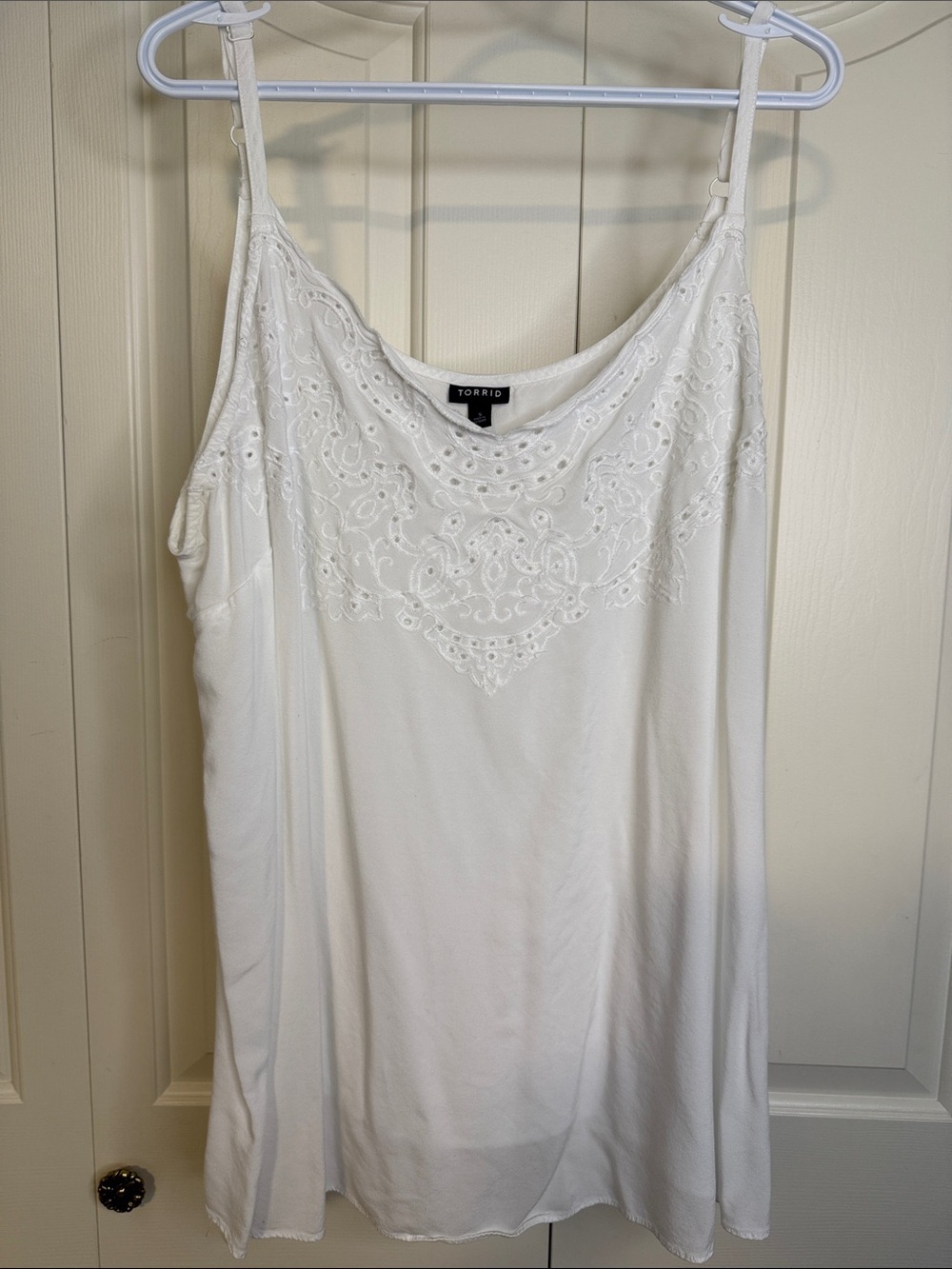 🏖️ Torrid Eyelet Tank Top